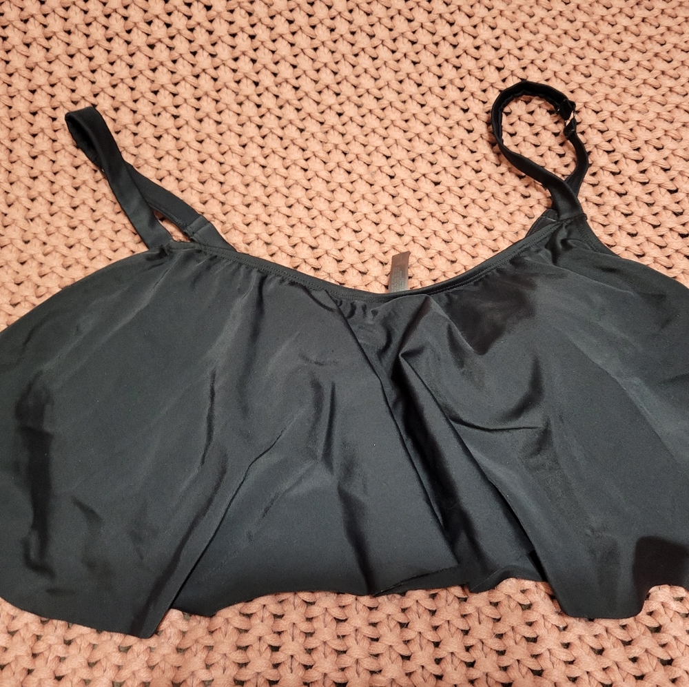 Torrid size 1 swim top